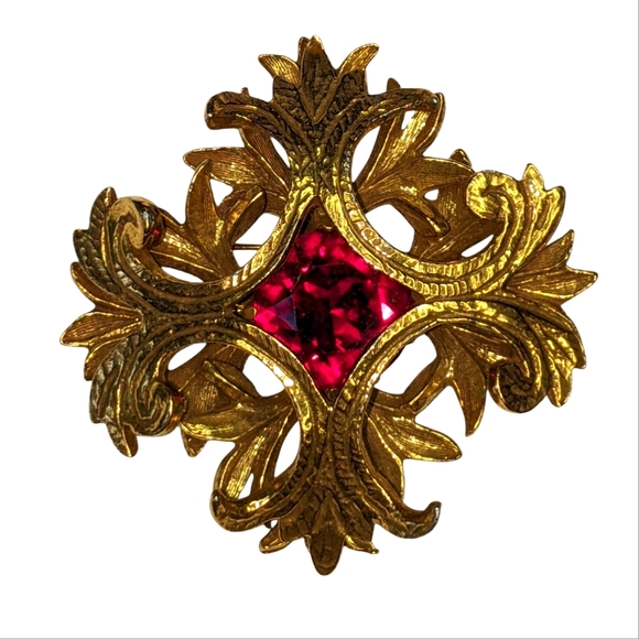 Vintage Benedict NY Beautiful Large Brooch Pin With ♥️ Red Center Rhinestone - Picture 1 of 8